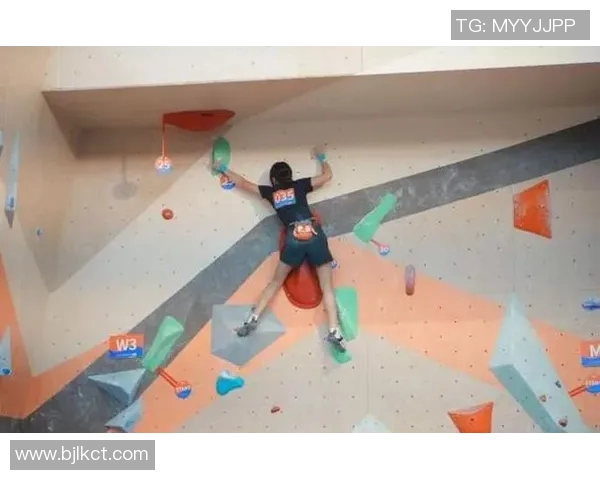 攀岩之巅:深入了解上海攀岩队的默契与协作精神 攀岩之巅:深入了解上海攀岩队的默契与协作精神