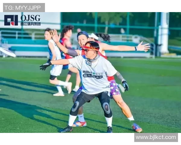 深入分析西安飞盘队的战术布局与控制打法技巧 深入分析西安飞盘队的战术布局与控制打法技巧